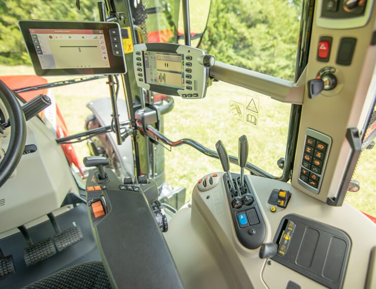 Mf 7700 S Feature Deluxe Cab 740x568
